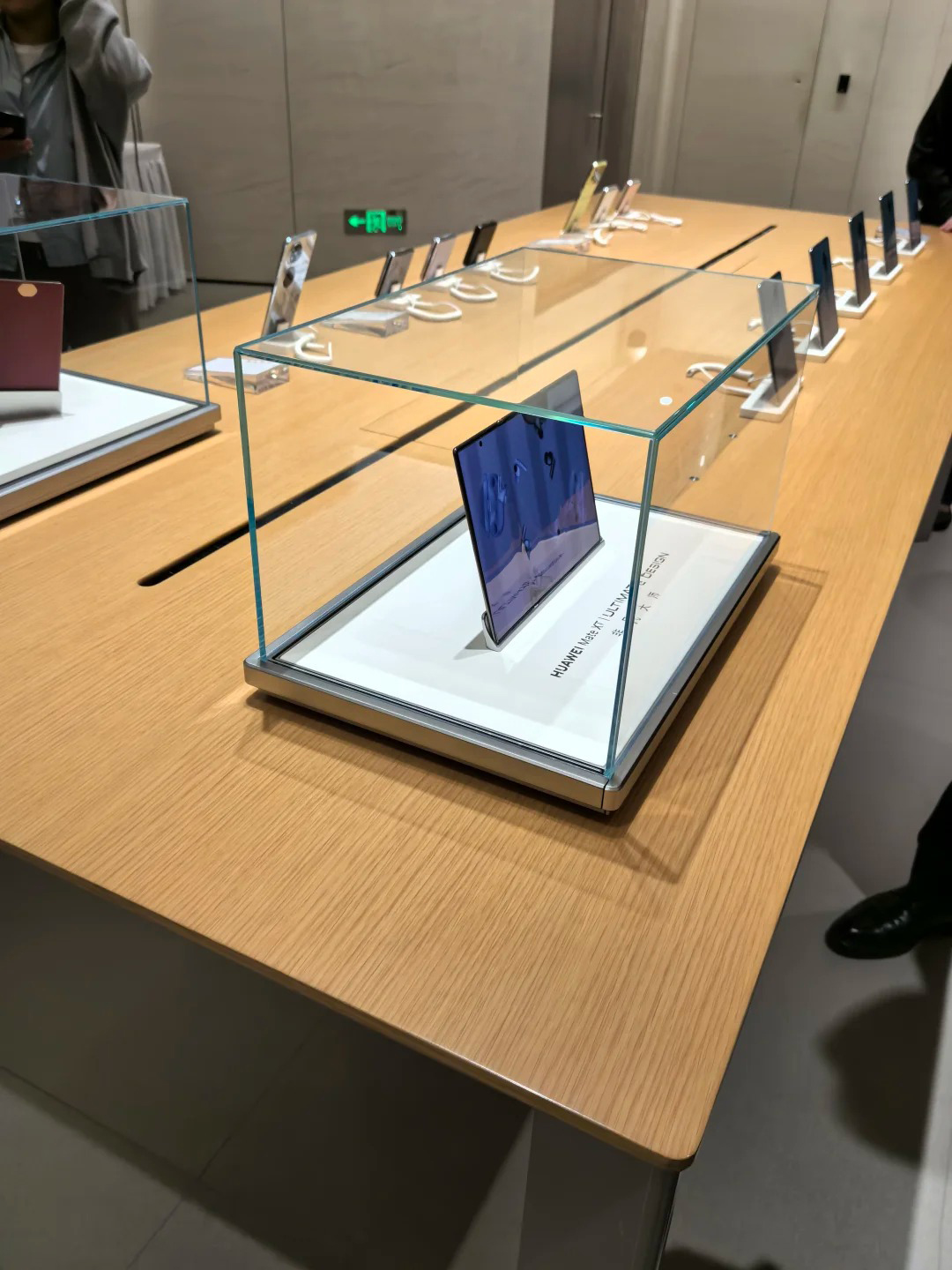 Glass Collectible Display Case Glass Collectible Display Case (6)