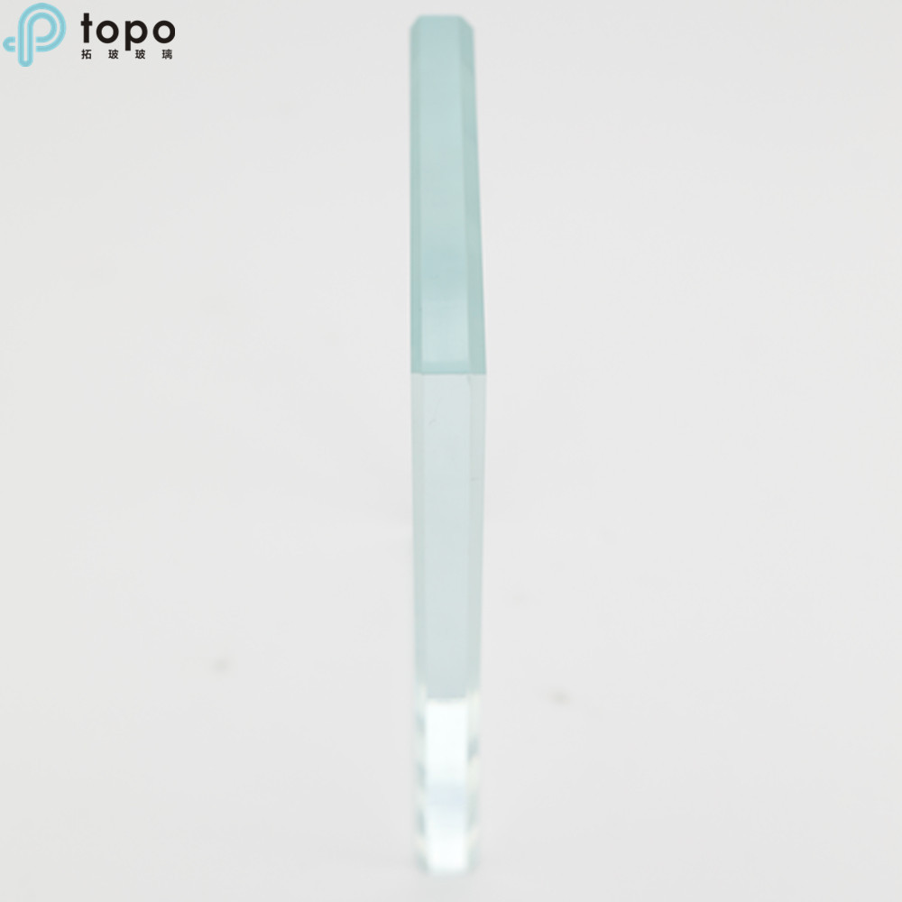 Ultra Clear Low Iron Glass with 91.8% Light Transmittance