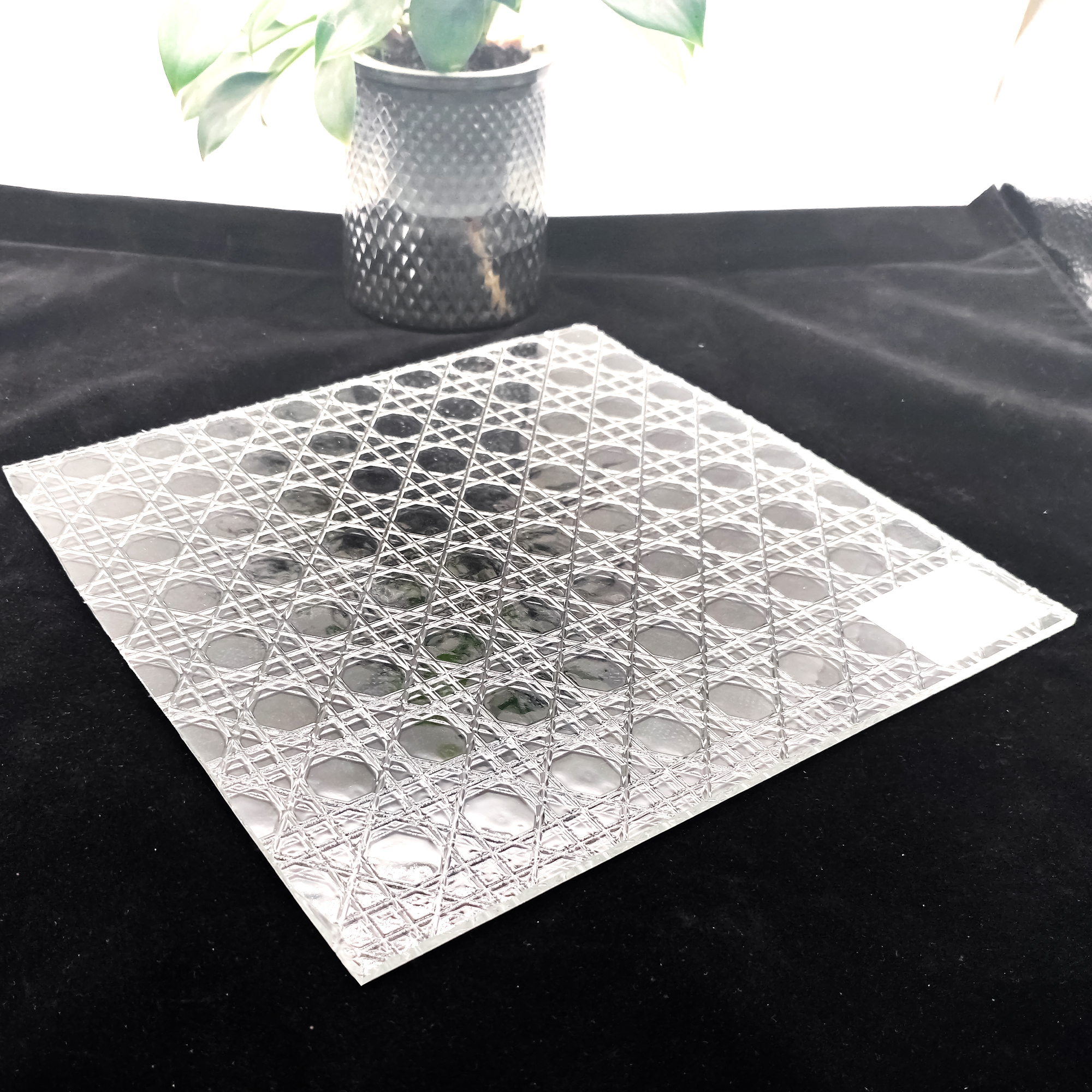 Textured Ultra Clear Dior Pattern Glass
