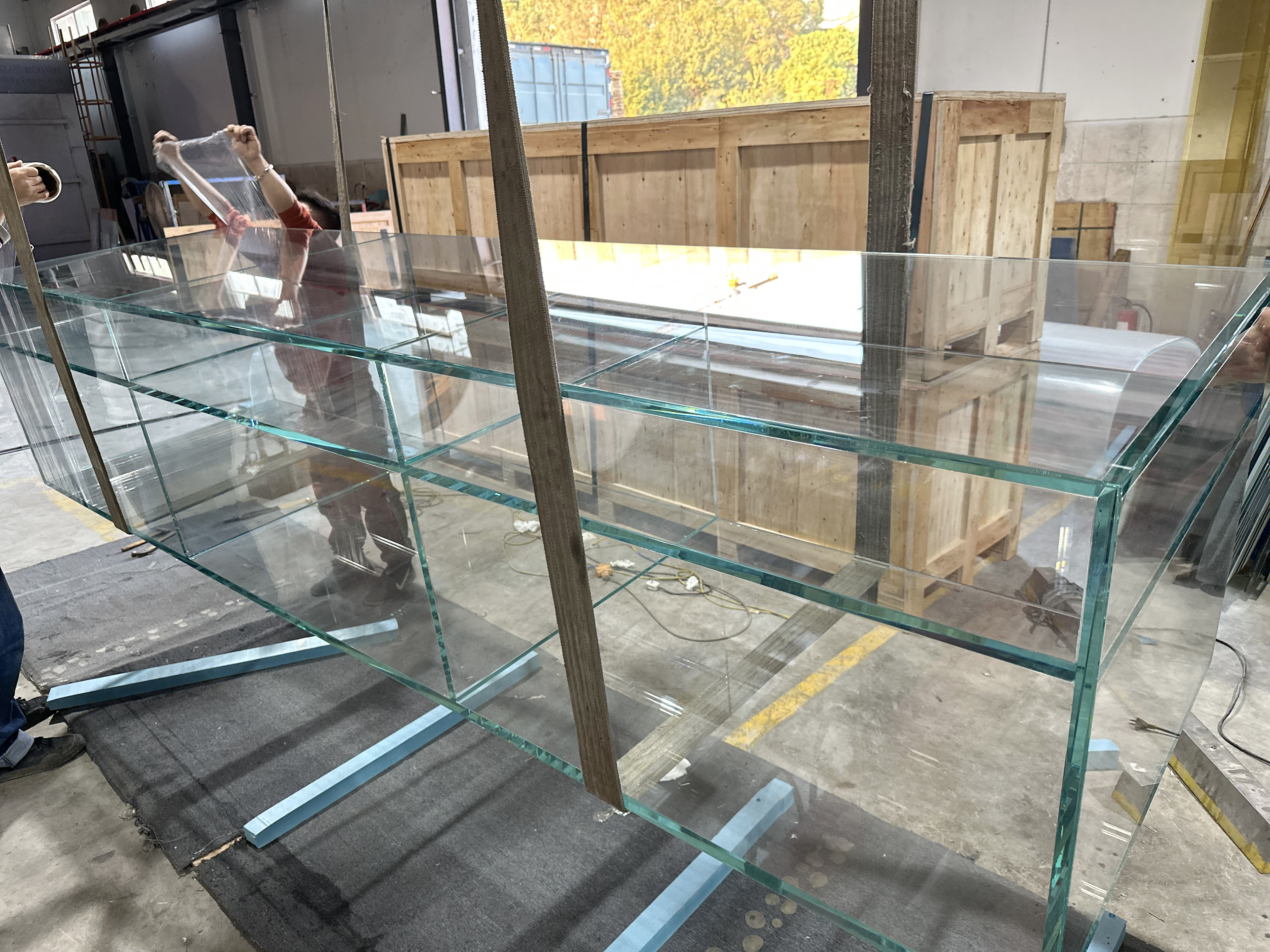 glass display cabinet (11)