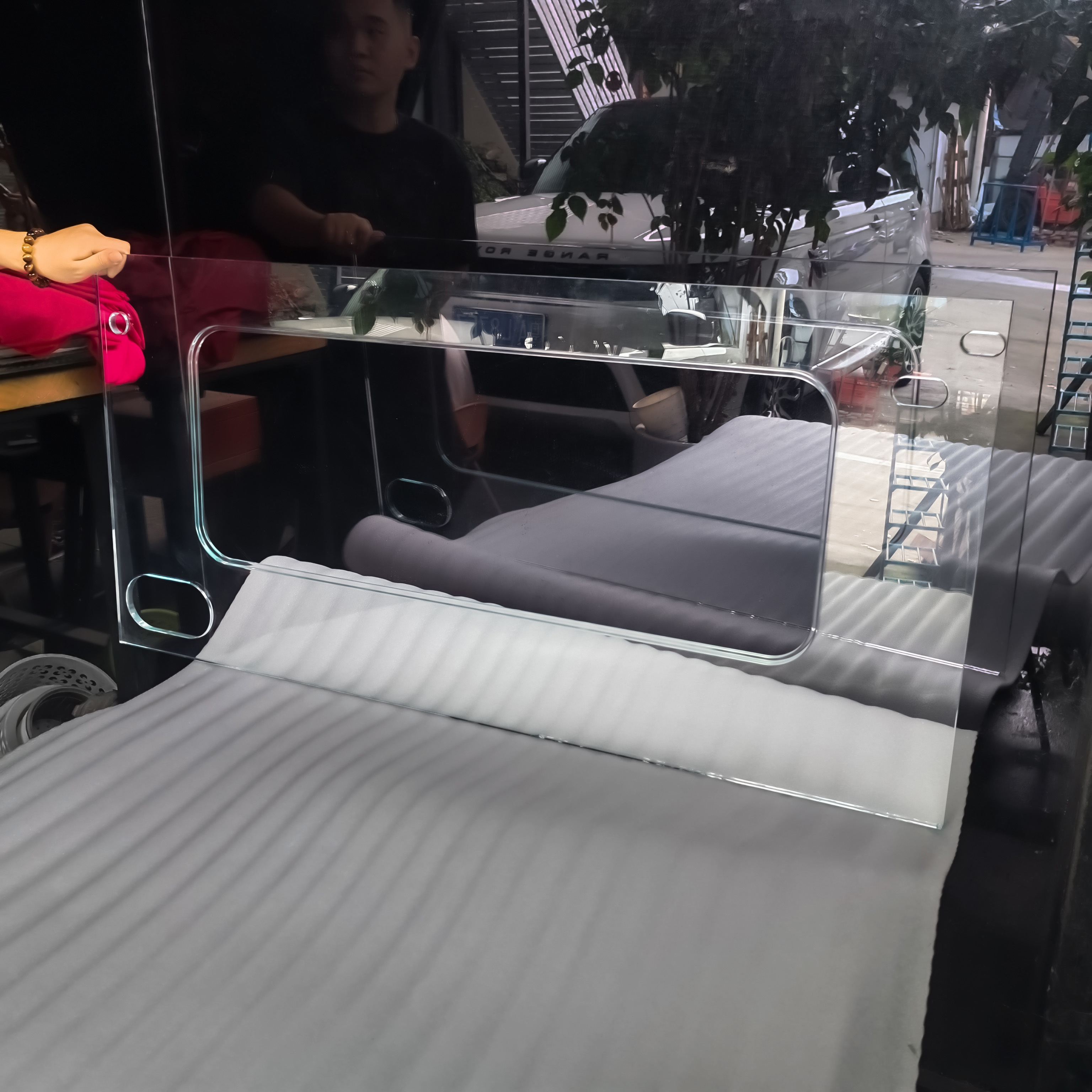 Integrated Reinforced Glass for Aquariums
