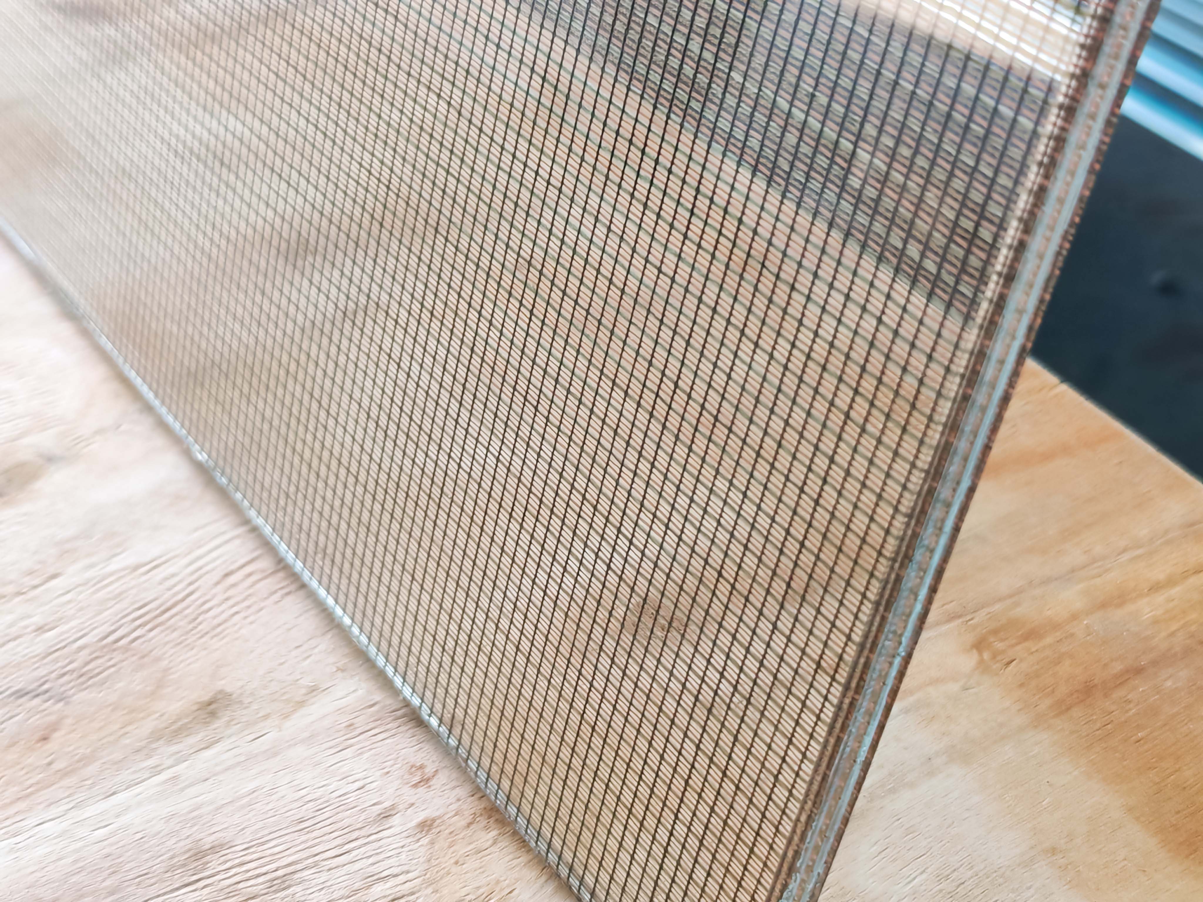 Silk Interlayer Laminated Glass (2)